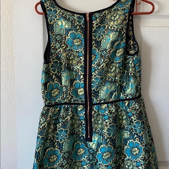 Formal dress - Picture 6 of 6